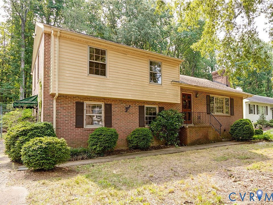 1st image of 223 Roslyn Hills Dr