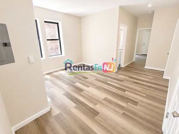 3rd image of 383-385 Avon Ave #2M