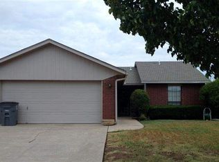 4007 SW Hickory Ln, Lawton, OK 73505