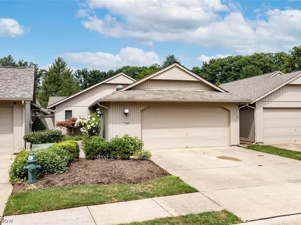 12406 Corinth Ct, Strongsville, OH 44136