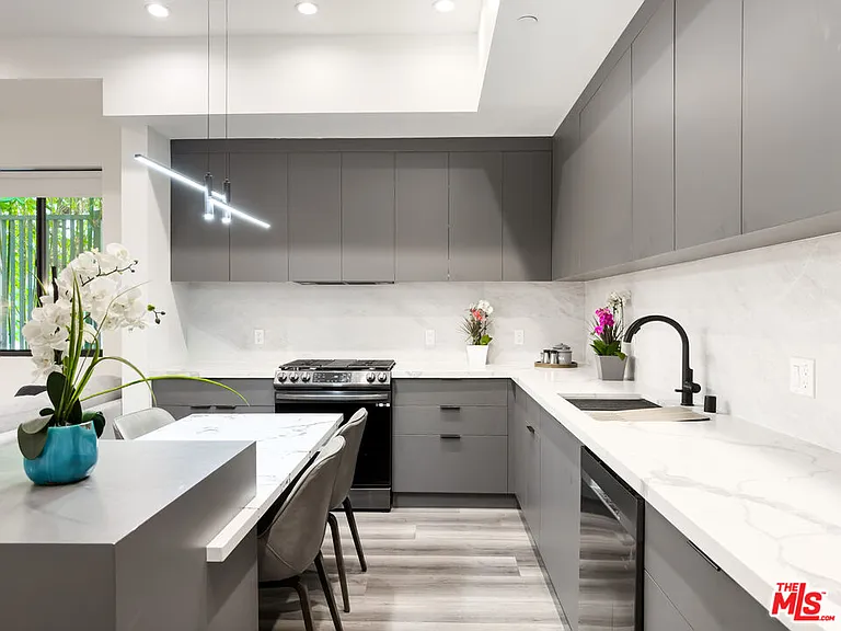 13356 Beach Ave #1/2 — Photo 15