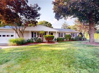 71 Duchess St, Warwick, RI 02886