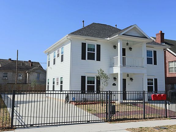 4th image of 2610 Southmore Blvd Unit B