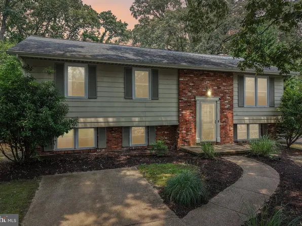 1398 Rainbow Dr, Pasadena, MD 21122