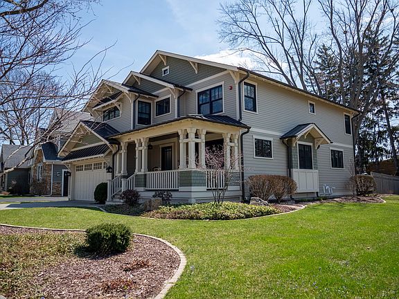 3rd image of 425 W Lincoln Ave