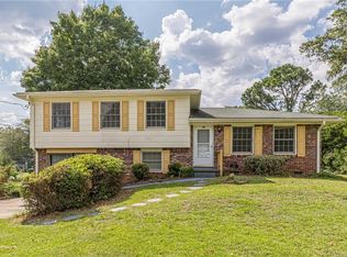 5843 Cobbrook Dr, Ellenwood, GA 30294