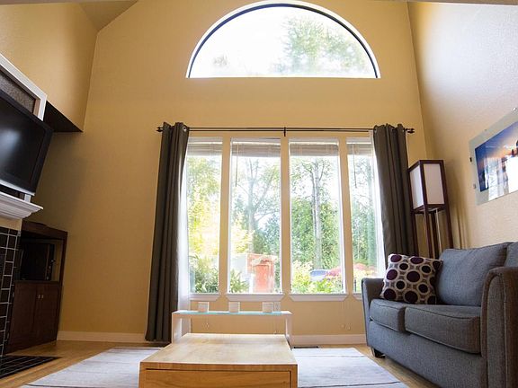 Tall Ceiling and Plenty of light in the living room