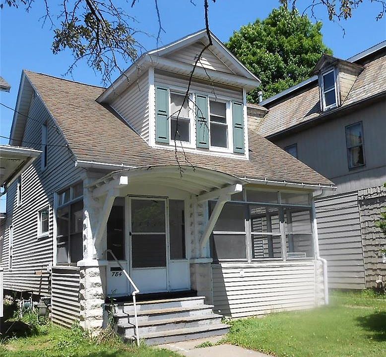 1st image of 784 N Main St
