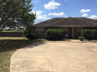 3625 Elaine Dr, Bryan, TX 77808