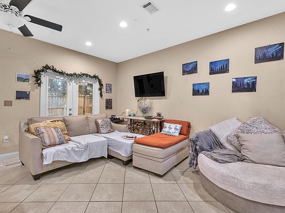 3rd image of 2103 Pomegranate Ct