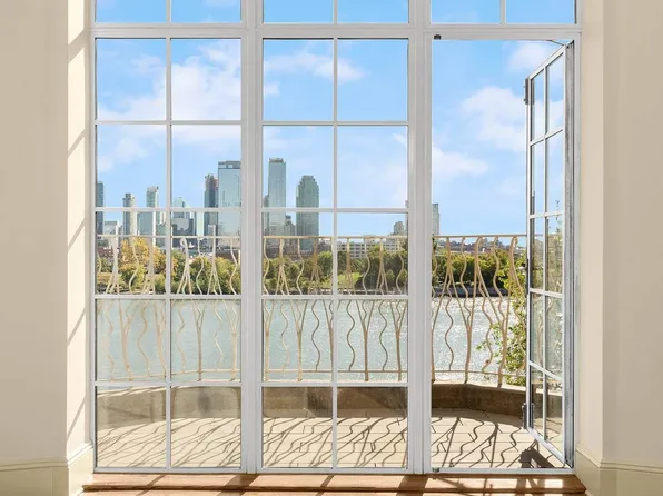 435 East 52nd Street image 26 of 33