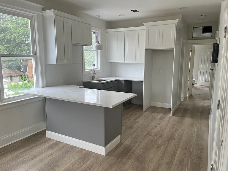 60 Hilton Ave #2 — Photo 4
