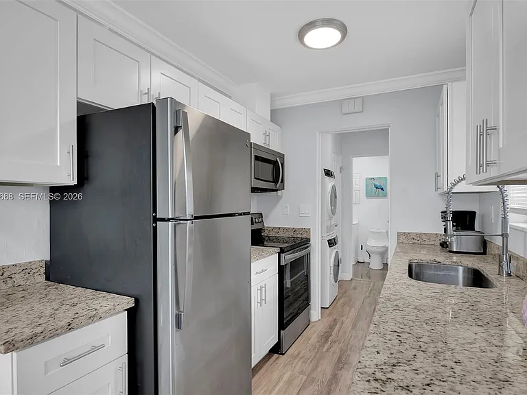1716 SW 11th Ct #3 — Photo 6