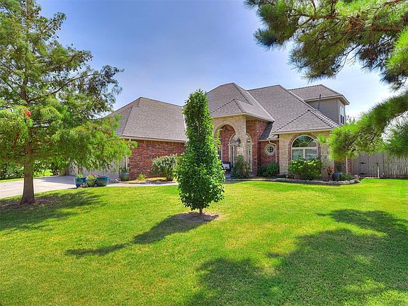 3rd image of 4908 Corbett Dr