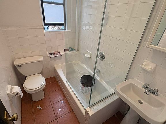3rd image of 5056 Broadway APT 31