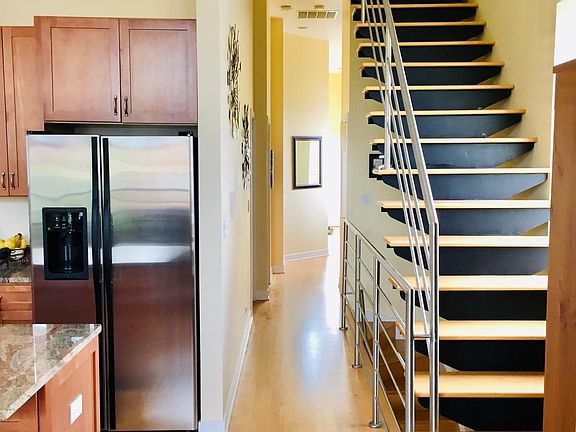 5th image of 1028 N Wood St APT 3