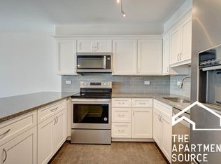 1560 N Sandburg Ter APT 1503, Chicago, IL 60610