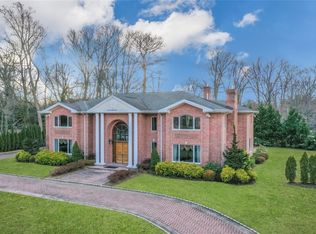 5 Beech Dr, Great Neck, NY 11024