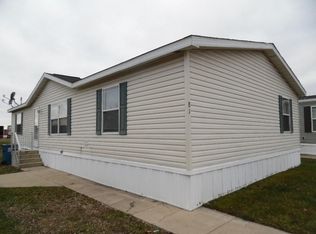 81 Candlelight Dr, Sauk Village, IL 60411