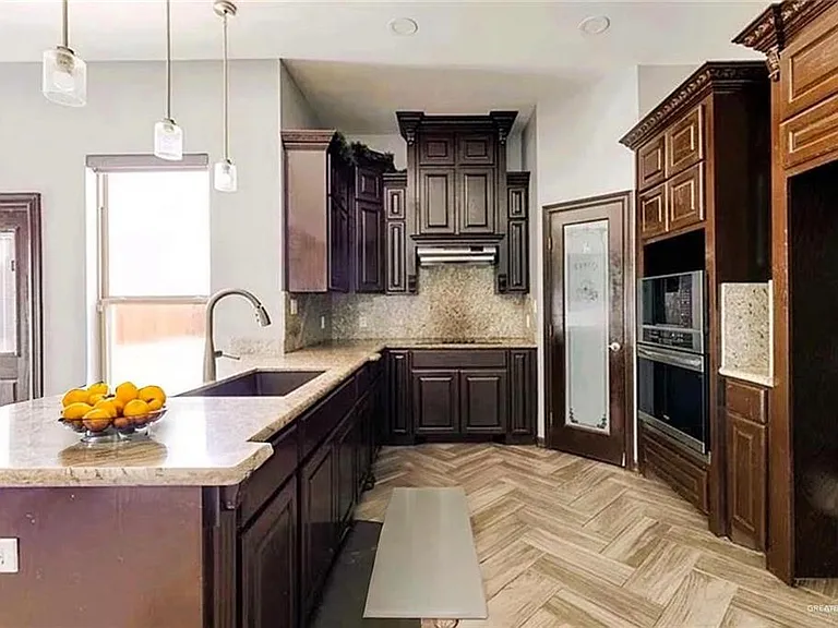5504 San Roman Dr — Photo 3