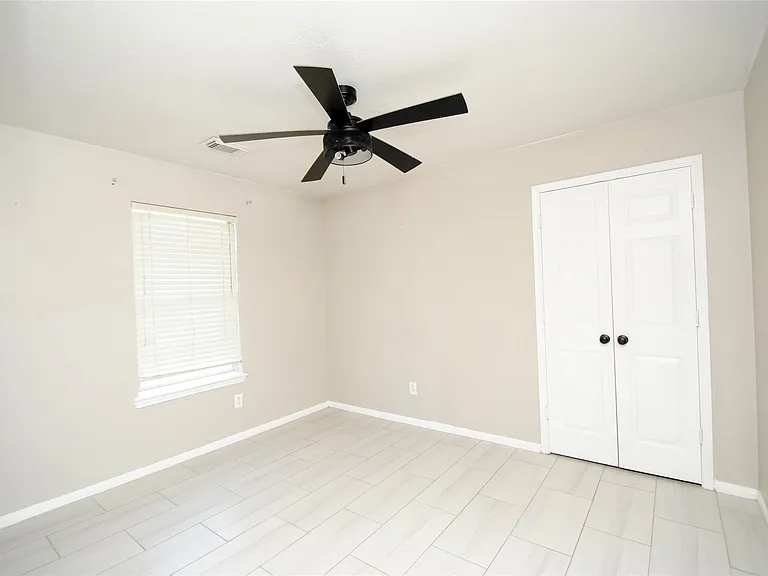 5910 Sugar Field Ln — Photo 23