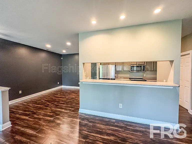 1935 Tara Ct #204 — Photo 8