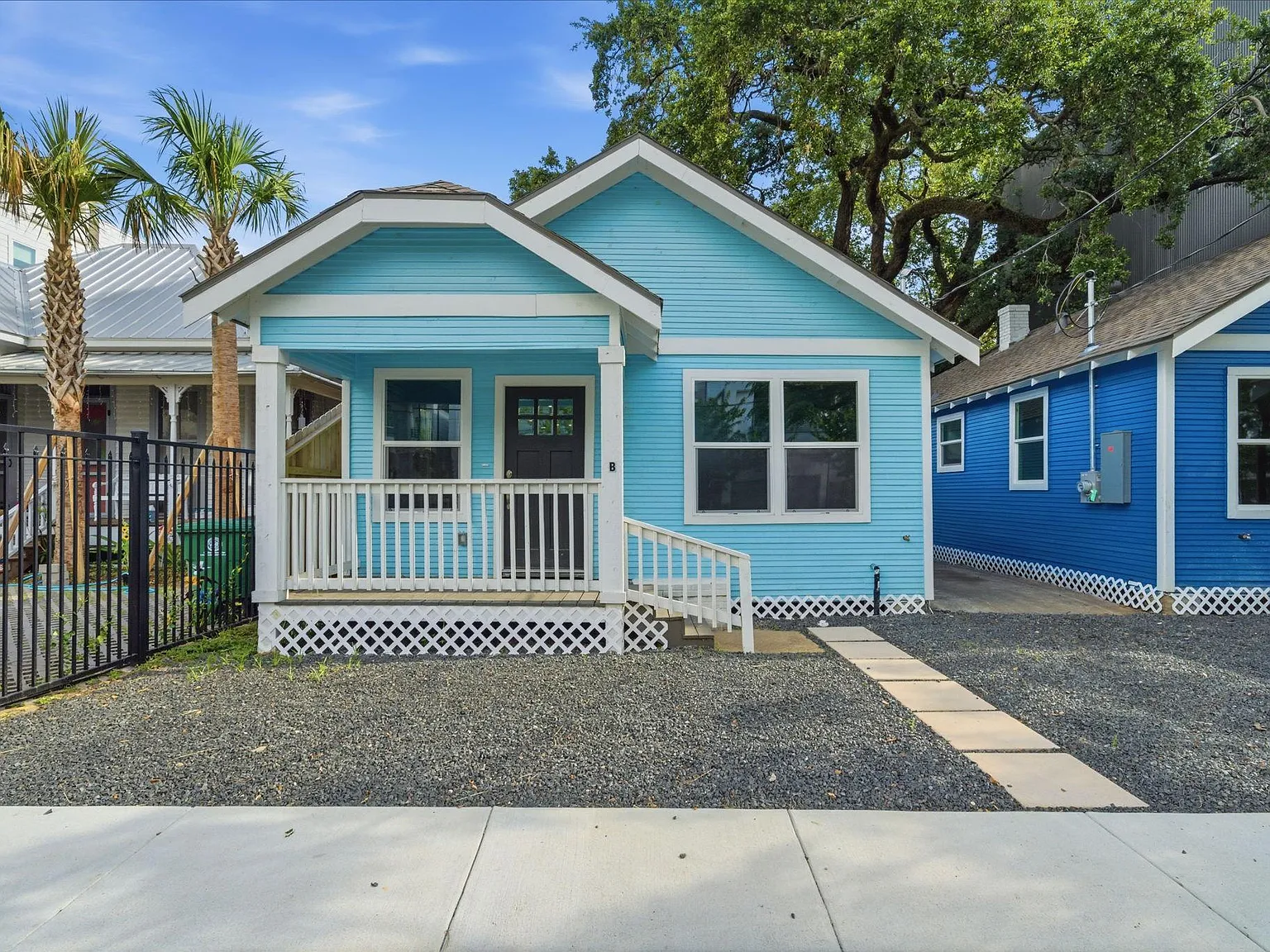 2 bed, 1.0 bath, 936 sqft, $3,100 — Photo 1