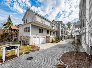 165 Highview Ave, Stamford, CT 06907