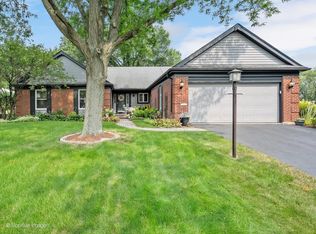 1303 Creekside Dr, Wheaton, IL