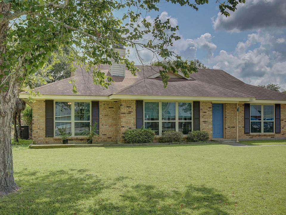 1st image of 221 Sunflower Dr