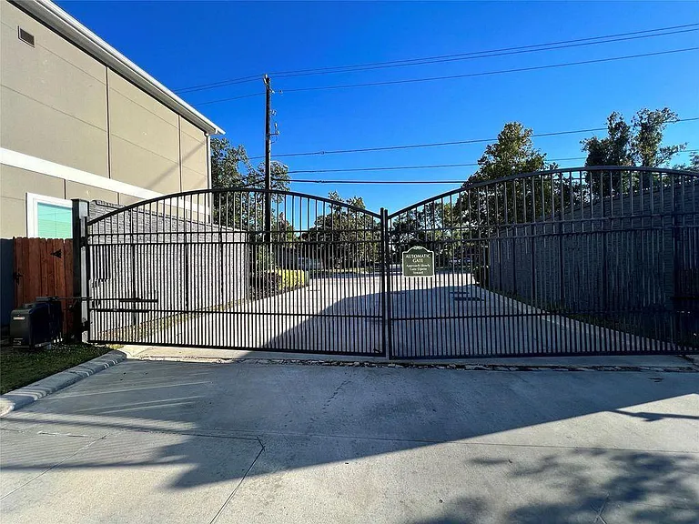 6712 Parker Oaks Ln — Photo 38