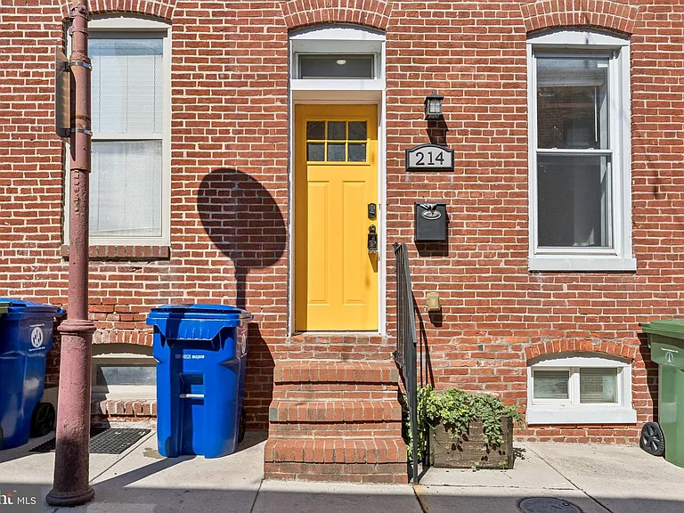 214 N Madeira St — Photo 5