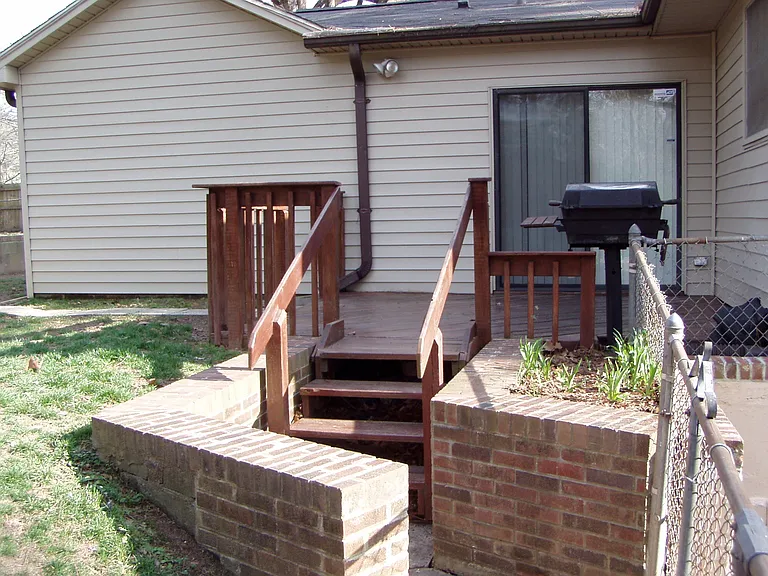 106 Woodland Ct — Photo 2