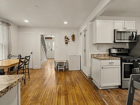 3rd image of 265 S JACKSON STREET