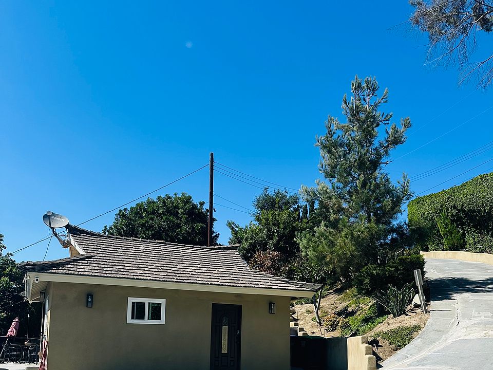 The Casita has a main, and side entrance.