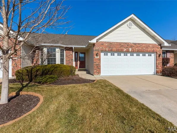 1135 Villa Flora Dr, O'Fallon, MO 63366