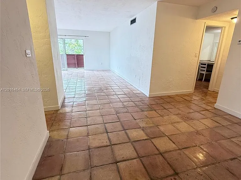 1205 Mariposa Ave #301 — Photo 21
