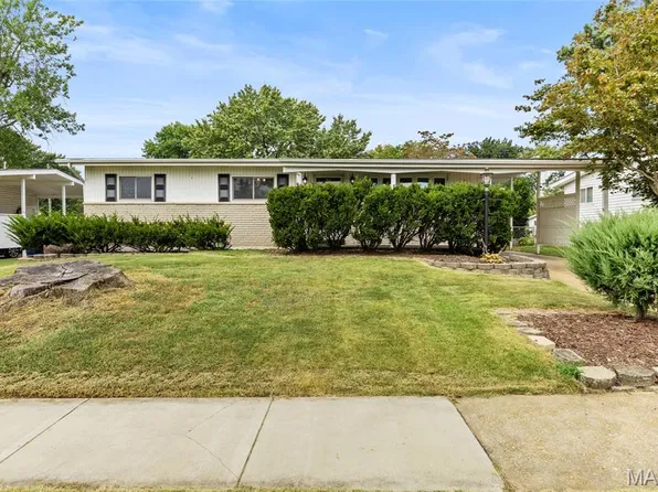 1345 Bobolink Dr, Florissant, MO 63031