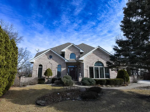 581 Edelweiss Ct, Antioch, IL 60002