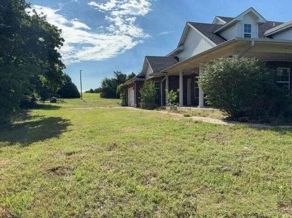 1075 S Morgan Rd, Blanchard, OK 73010