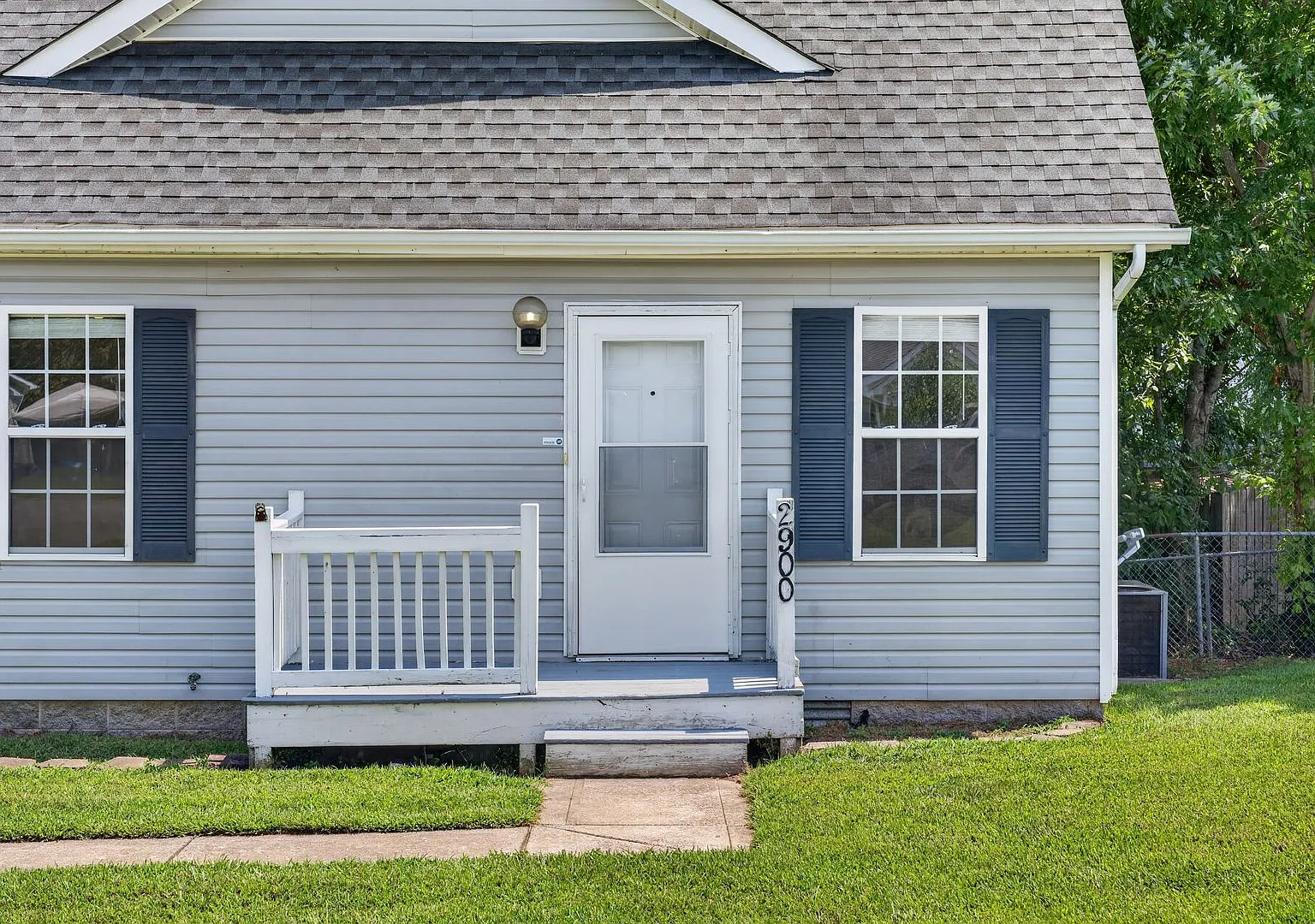 3 Bedroom 2 Bath Dog Friendly Home For Rent Near Post! — Photo 4