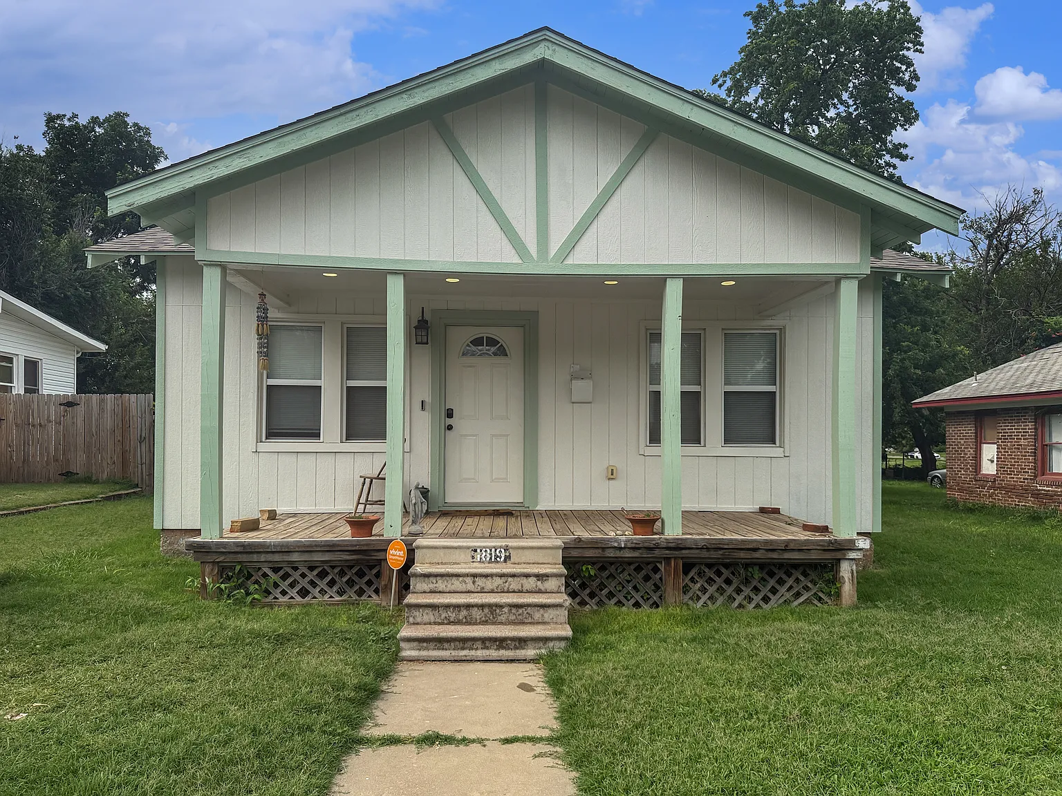 3 bed, 1254 sqft, $1,200 — Photo 1