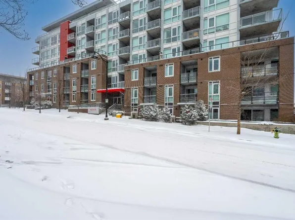 88 W 9th St NE #219, Calgary, AB T2E 4E1