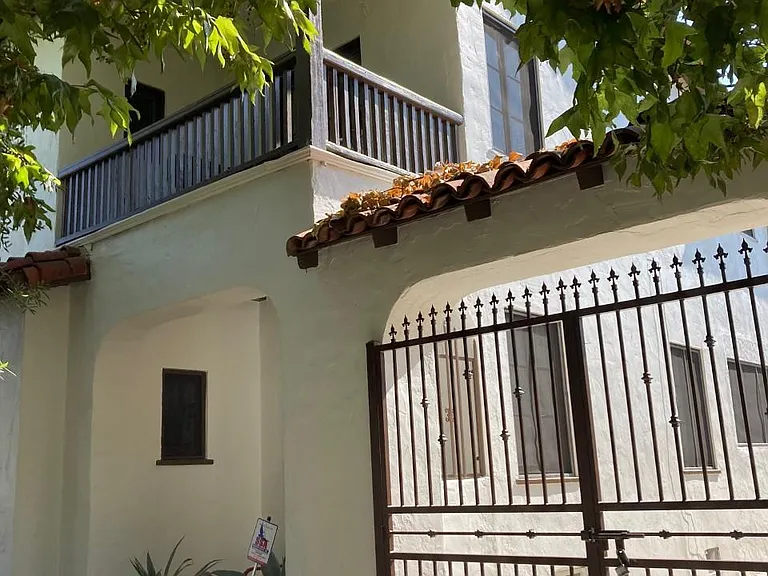 400 S Citrus Ave — Photo 4