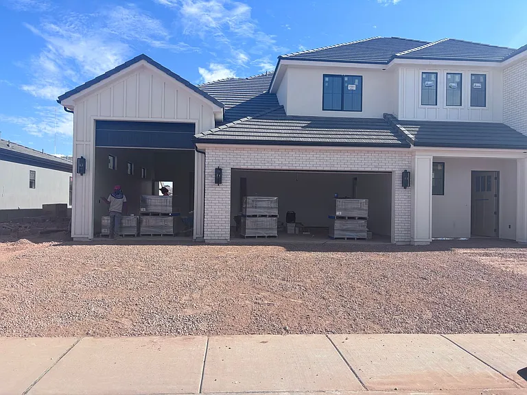 3060 S 2170 E — Photo 3