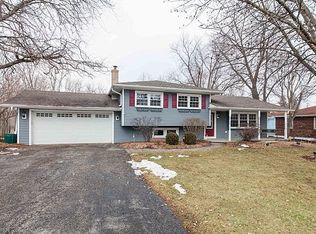 342 Janet Ave, Darien, IL 60561