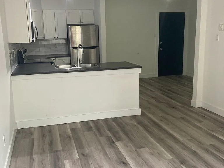 190 Oakdene Ave #302 — Photo 2