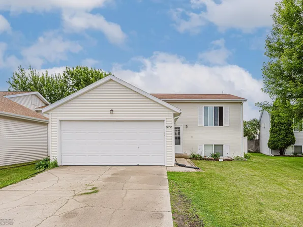 5552 18th St S, Fargo, ND 58104