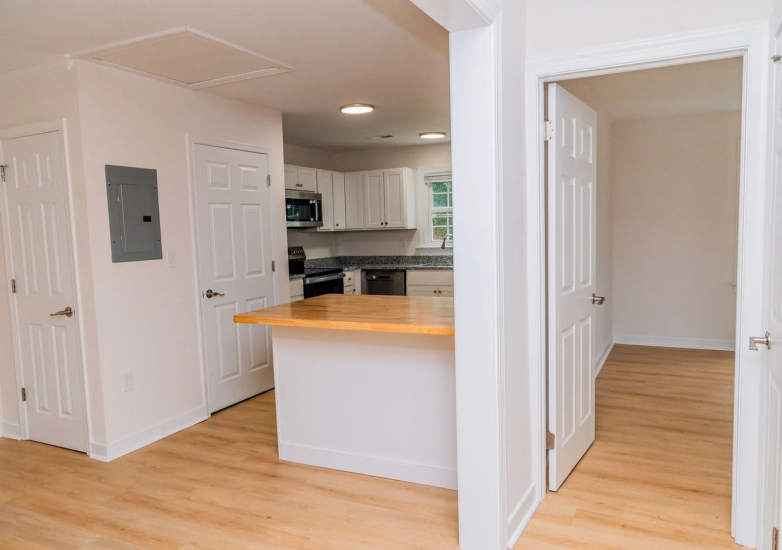103 Cresap Rd — Photo 1