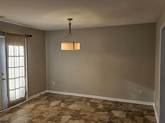 3rd image of 1805 Chinchester Ln #1